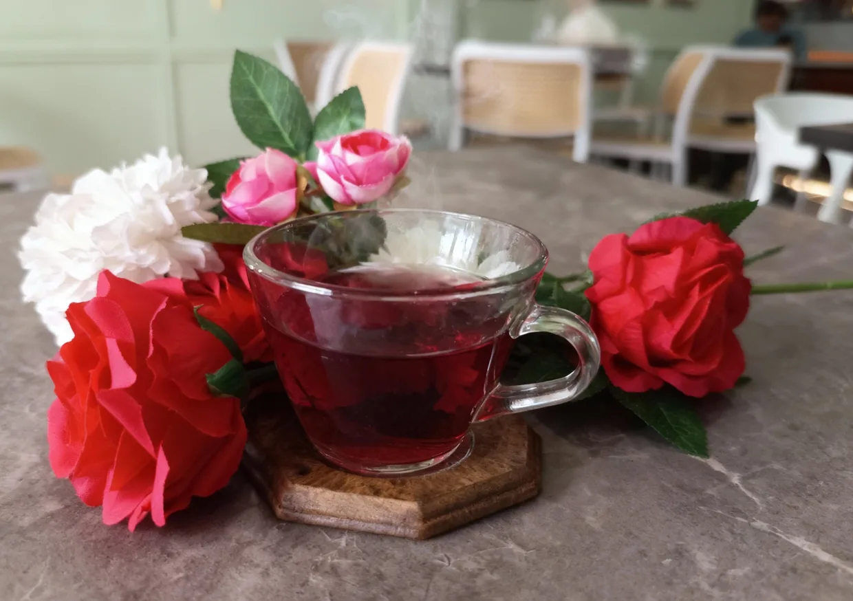 Rose Field "Teh Bunga Mawar Premium Rose Berastagi dengan Manfaat Kesehatan"